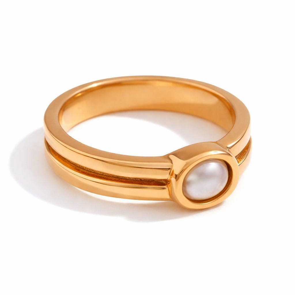Lunara Pearl Yellow Gold Ring