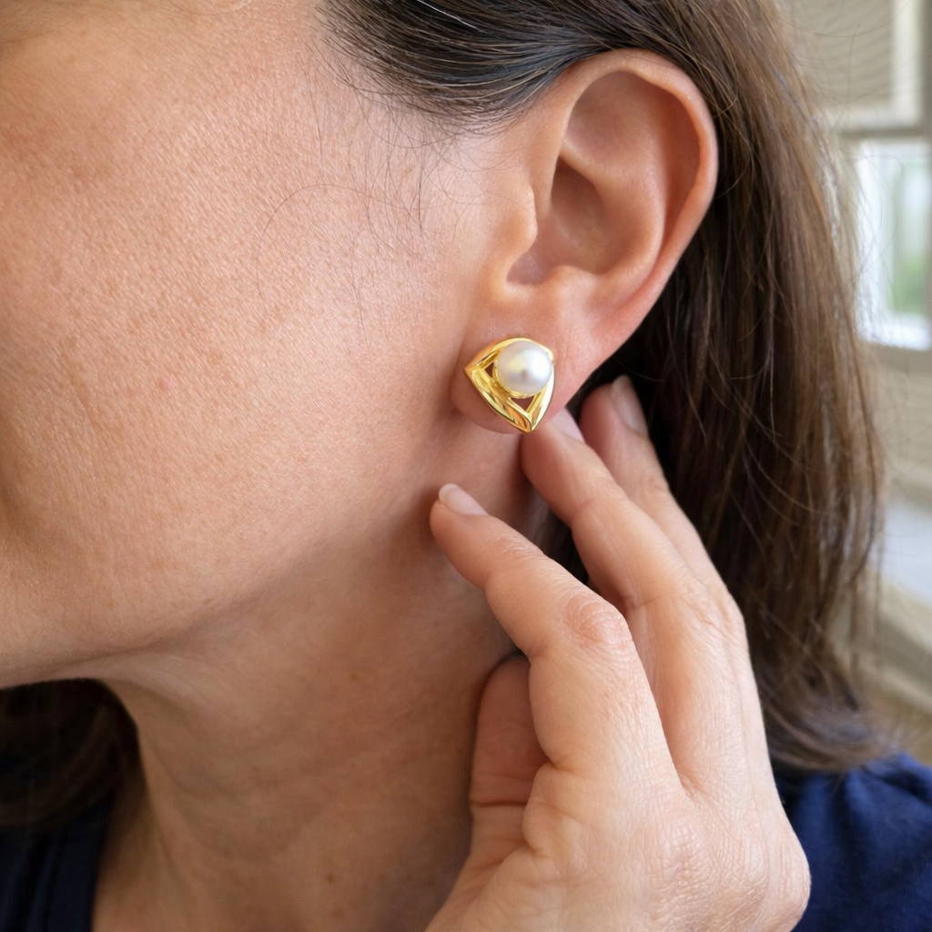 Exquisite Pearl and Gold Yellow Gold Earrings