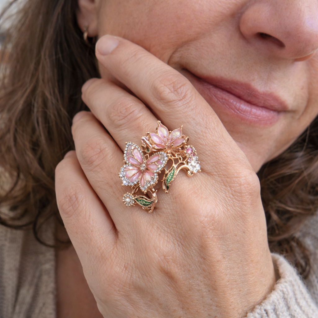 Natural Brilliant Butterfly Zircon Yellow Gold Ring