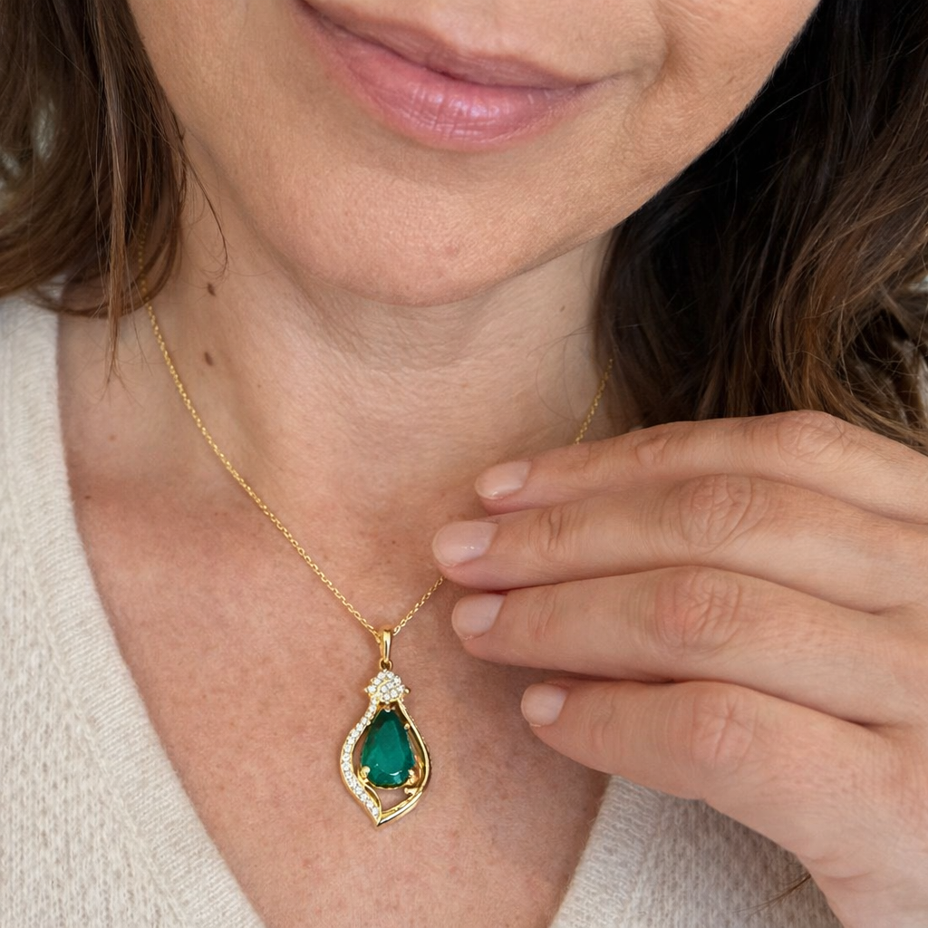 Liana Moretti Emerald Yellow Gold Necklace