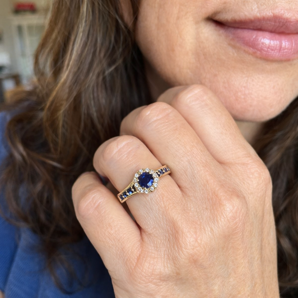 Avelisse Moraziel Sapphire Yellow Gold Ring