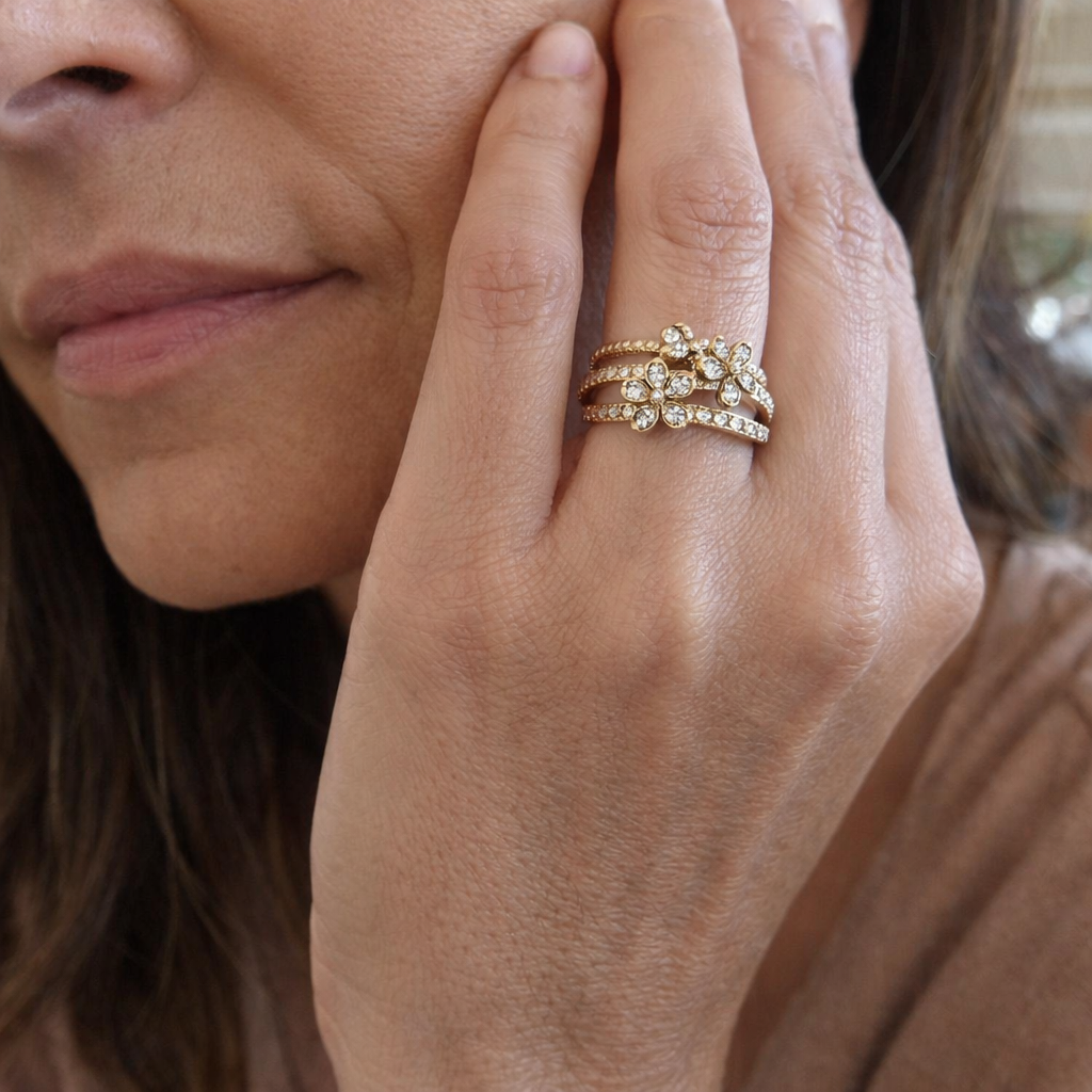 Elegant Brilliant Flower Yellow Gold Ring