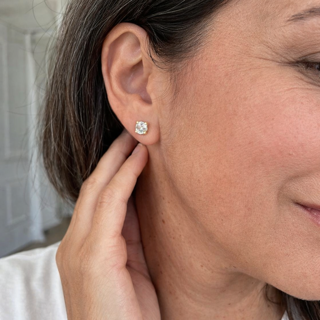 Larmes de Lune Stone Stud Yellow Gold Earrings