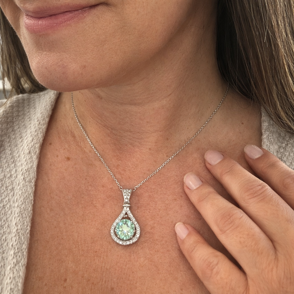Alindra Voselle Emerald Necklace