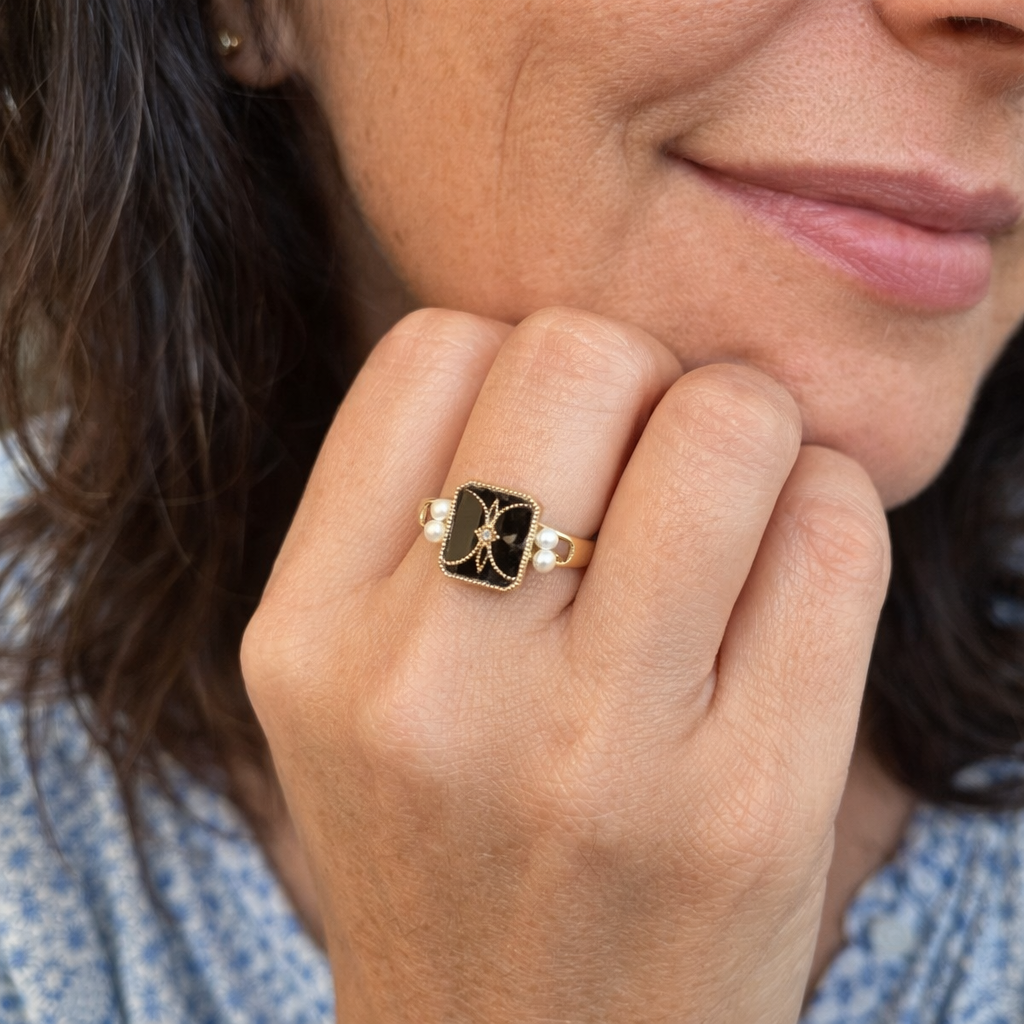 Antique Black Pearl Gilded Yellow Gold Ring