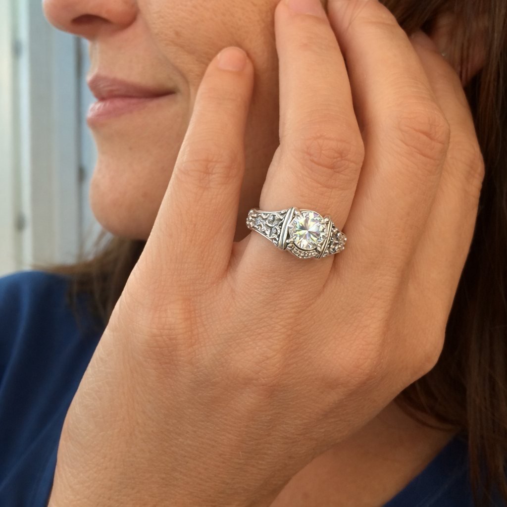 Exquisite Crystal White Gold Ring