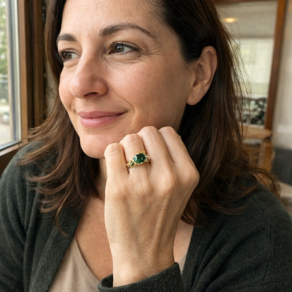 Exquisite Emerald Yellow Gold Ring