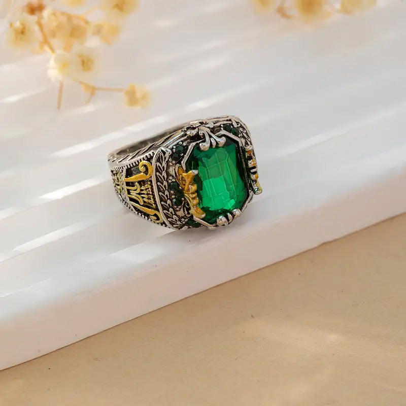 Klara Emerin Gemstone Ring