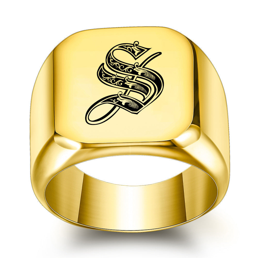 Noble Anello Classico con Iniziale Oro Giallo